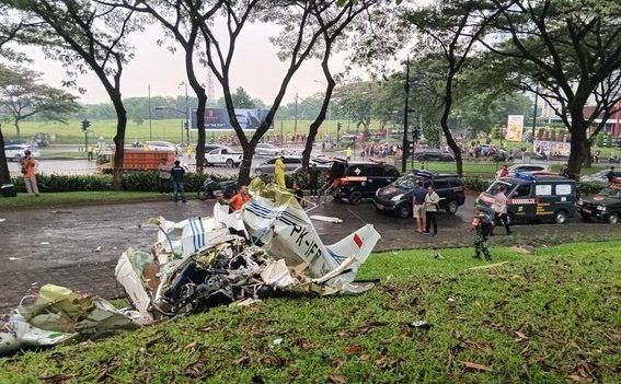 Pesawat Jatuh di BSD City, 3 Korban Tewas