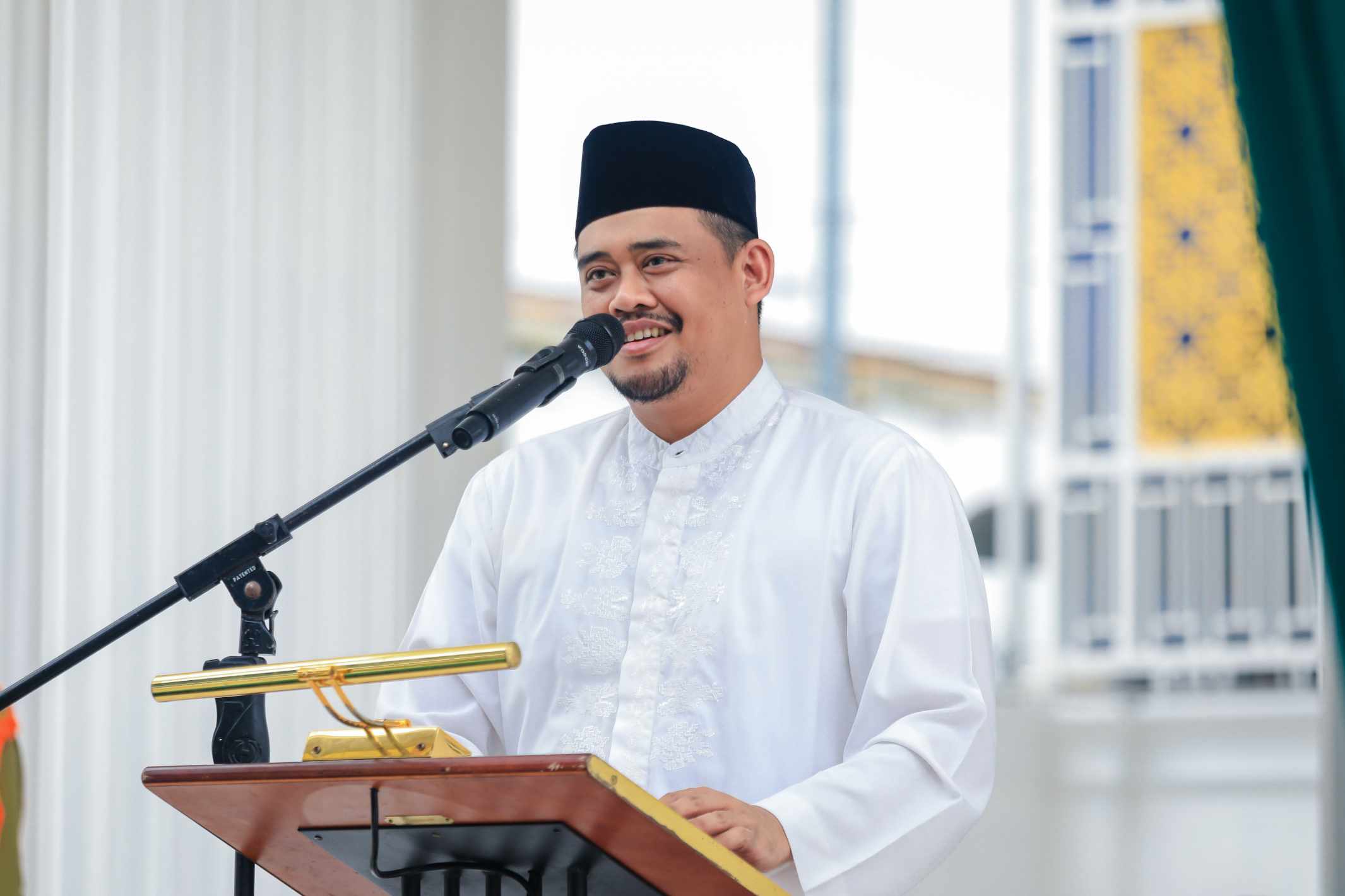 Instruksi ini tertuang dalam Surat Edaran nomor 400.8.2.7./4273 Tentang Penutupan Sementara Tempat Usaha Hiburan dan Rekreasi pada Hari Raya Idul Adha 1445 H. Surat Edaran ini ditandatangani langsung oleh Wali Kota Medan Bobby Nasution.