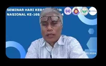 Dalam diskusi yang dihadiri sekitar 500 peserta dari kalangan akademisi dan tenaga pendidik tersebut, aktivis pendidikan sekaligus dosen di Unimed ini mengatakan kesinergian diperlukan masih banyaknya halangan para generasi sekarang (Gen Z) untuk menjadi pribadi yang berdaya saing tinggi serta berkarakter kuat.