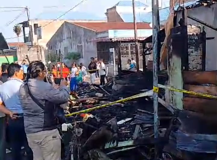 Gurning menduga, penyebab terbakarnya rumah Pasaribu adalah terkait pemberitaan judi dan narkoba yang dalam sepekan terakhir dibuat Rico.