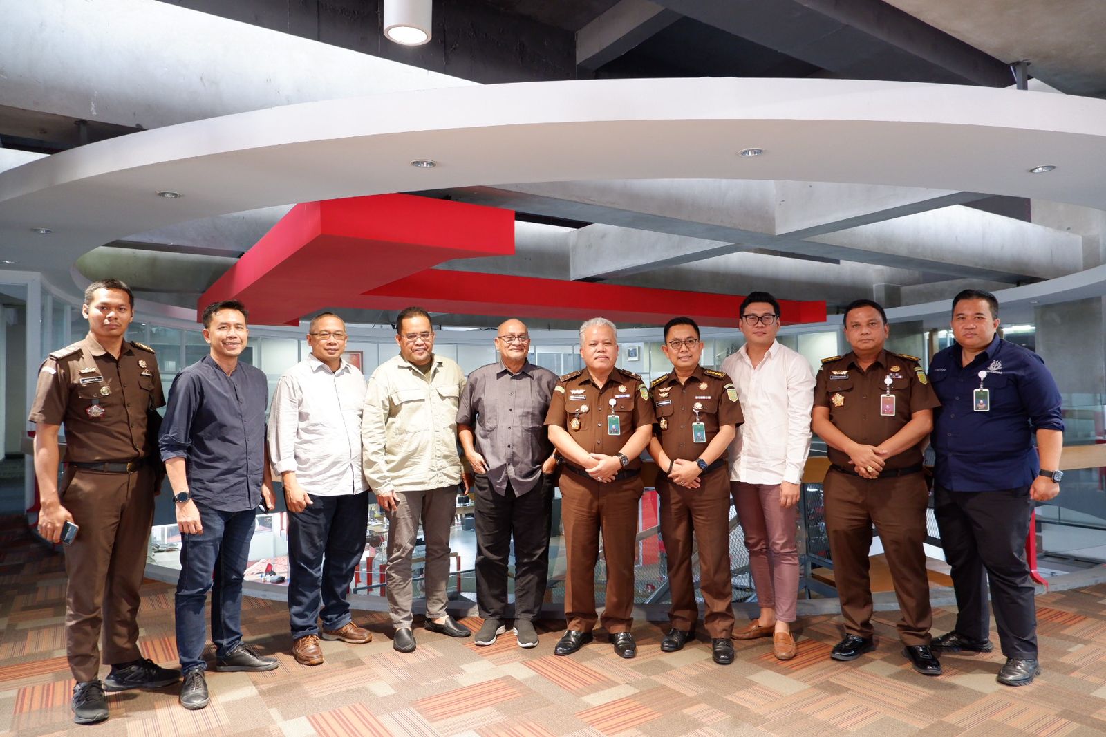 Adapun momentum tersebut merupakan bentuk komunikasi kemitraan antara lembaga Kejaksaan Agung dengan media sebagai mitra strategis dalam hal publikasi dan koordinasi pelaksanaan tugas fungsi Puspenkum.