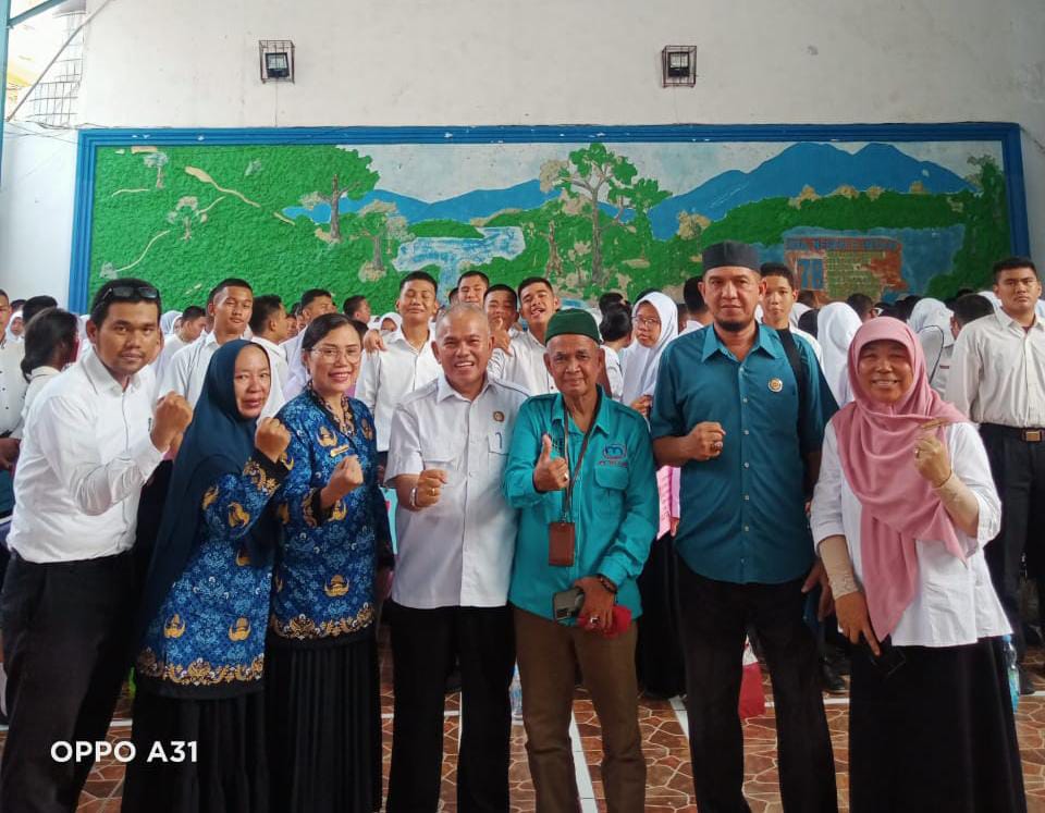 "Ya permintaan itu kami sangupi makanya pada hari ini saat MPLS kami hadir dan memberikan motivasi kepada anak-anak yang baru masuk ke SMA Negeri 6 Medan ini," ujar Nuar Erde lagi.