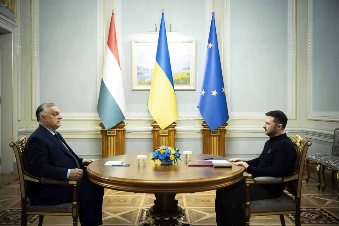 "Saya tanya ke Presiden (Zelensky) untuk menimbang apakah kita (Ukraina) bisa lebih dulu melakukan gencatan senjata, dan percepat pembahasan perdamaian," ucap Orban.