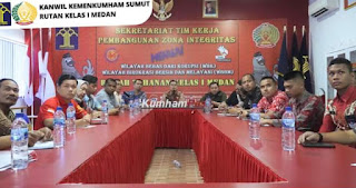 “Kita harus terus berupaya meningkatkan pelayanan publik dan mengedepankan prinsip-prinsip HAM di setiap aspek pelayanan serta tetap berkoordinasi dan bersinergi antar seksi, dan terkait persiapan HDKD dan HUT RI," ujar Karutan Kelas I Medan.