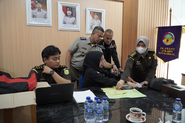 Kejati Sumsel Geledah Kantor BPN dan Bapenda Palembang