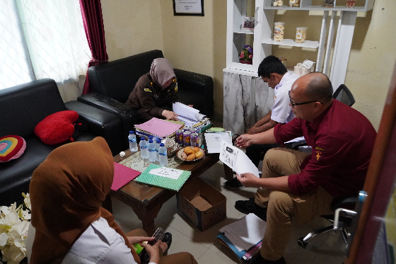 Terkait Kasus Dugaan Korupsi Penjualan Aset Yayasan Batang Hari Sembilan, Kejati Sumsel Geledah Kantor Lurah Duku